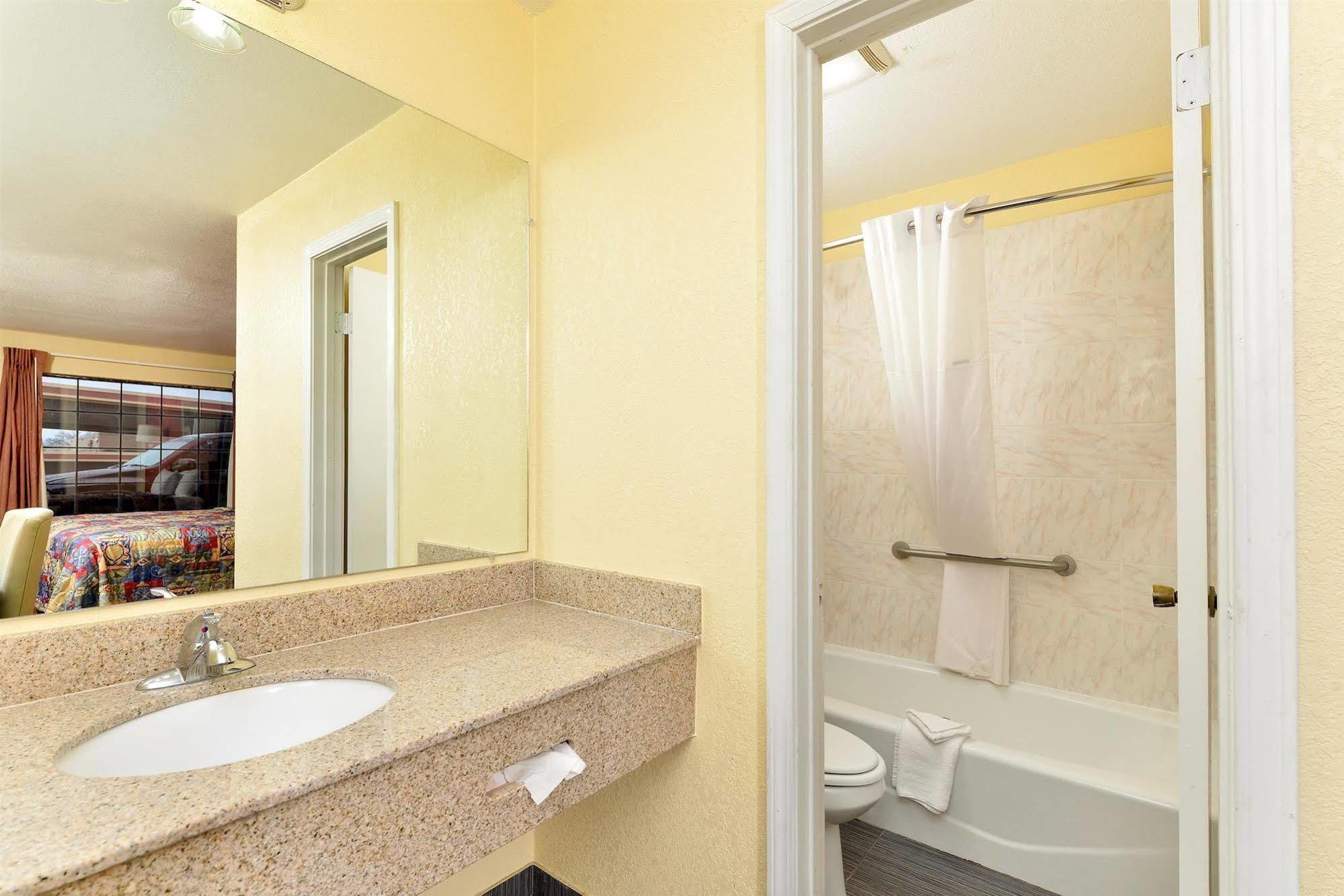 Stadium Motel Lubbock Extérieur photo