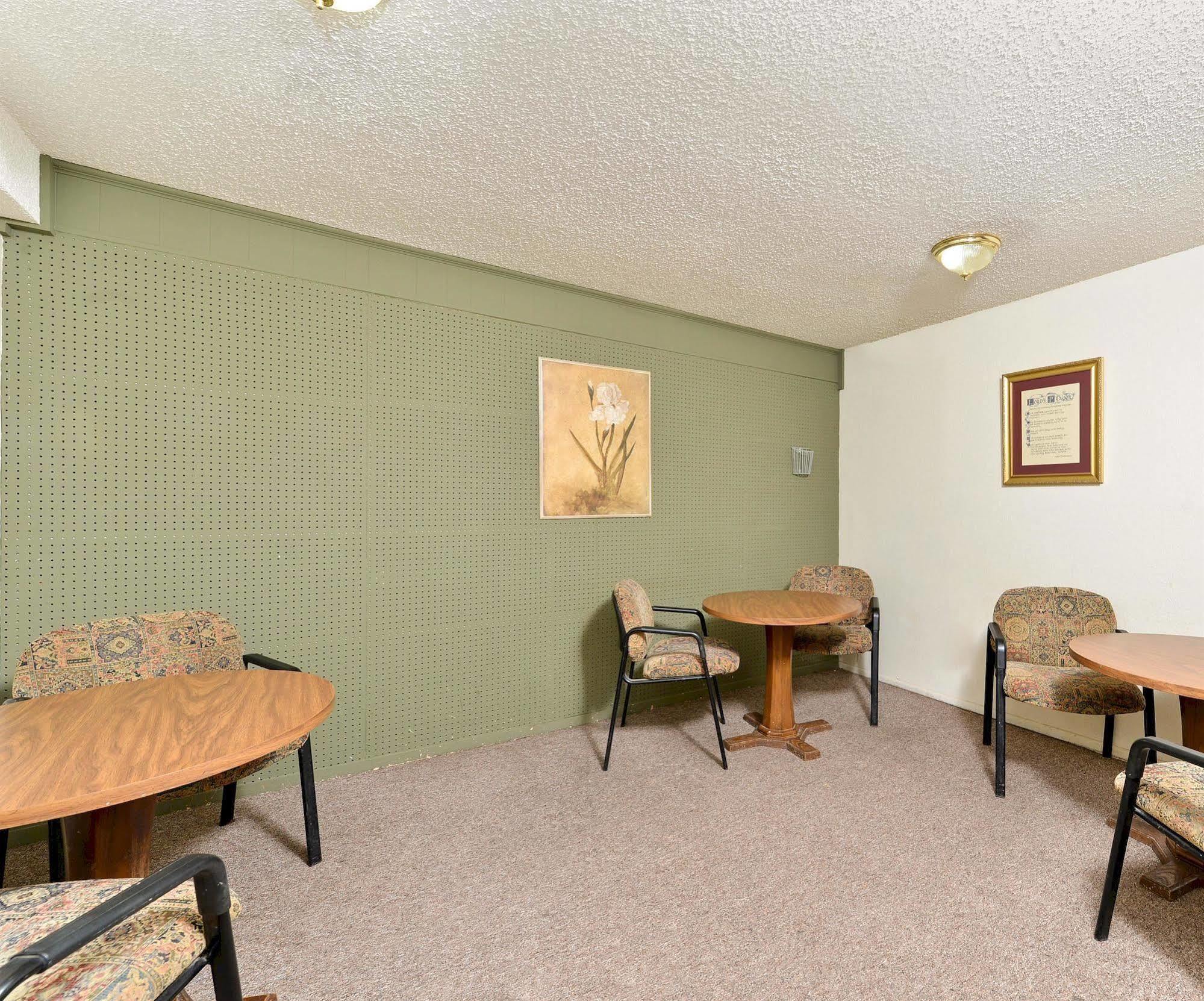 Stadium Motel Lubbock Extérieur photo