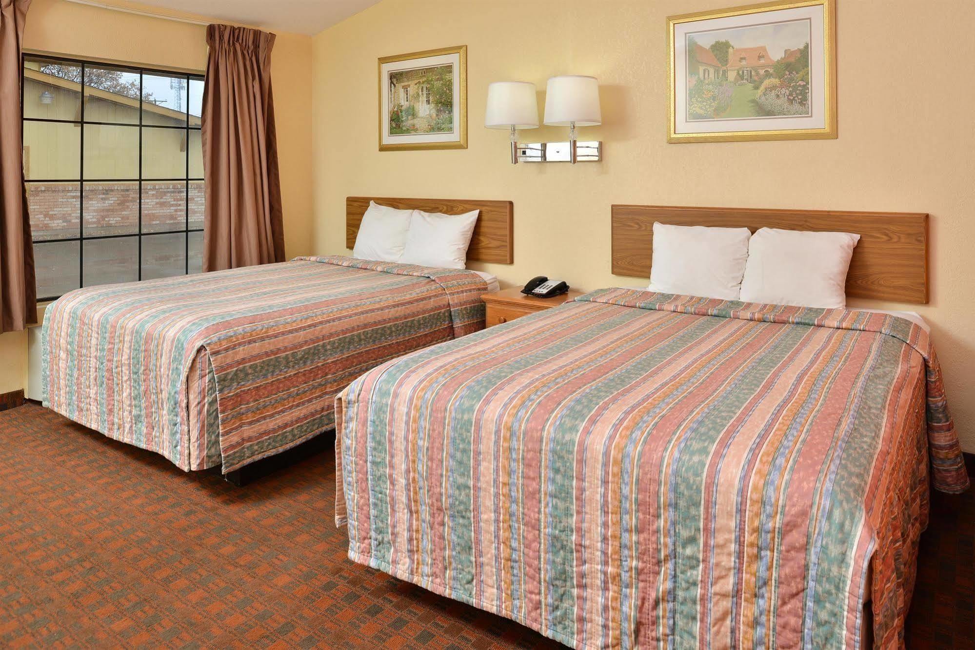 Stadium Motel Lubbock Extérieur photo
