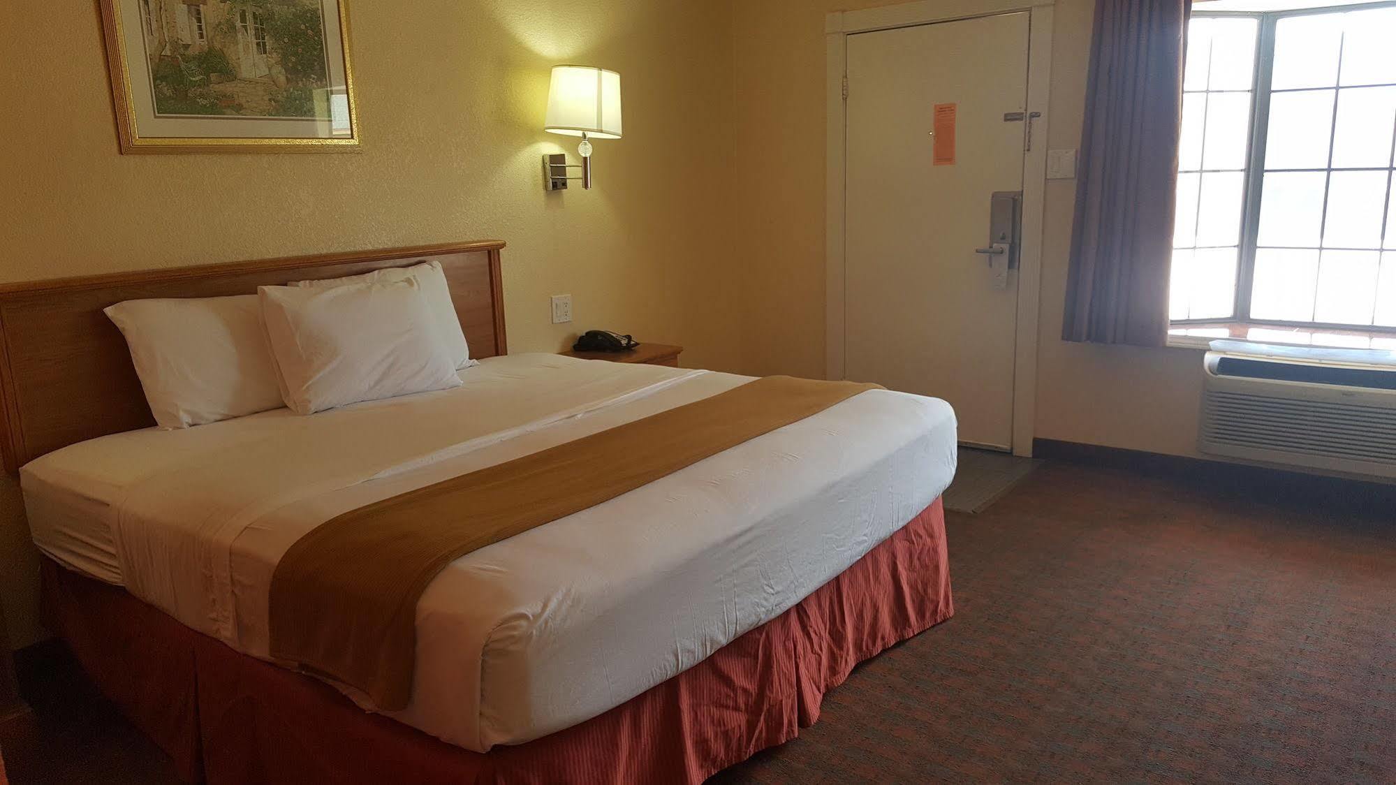 Stadium Motel Lubbock Extérieur photo
